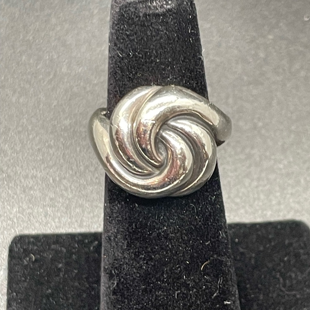James Avery retired large French knot dome ring